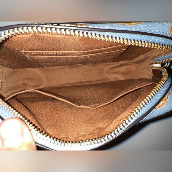 Coach purse - Picture 4 of 5